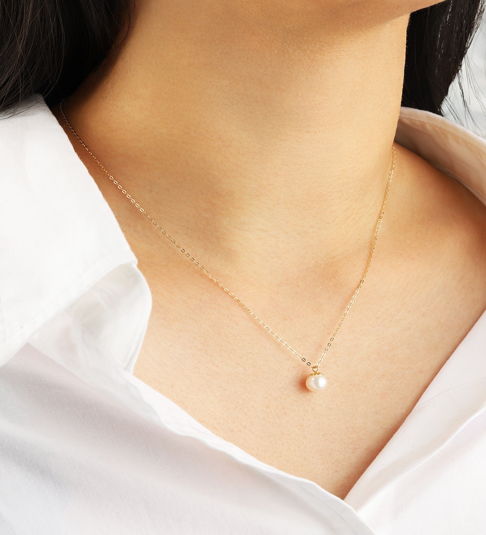 Goldhive-Round White Pearl Pendant Necklace-Necklaces-Blue Ruby Jewellery-Vancouver Canada