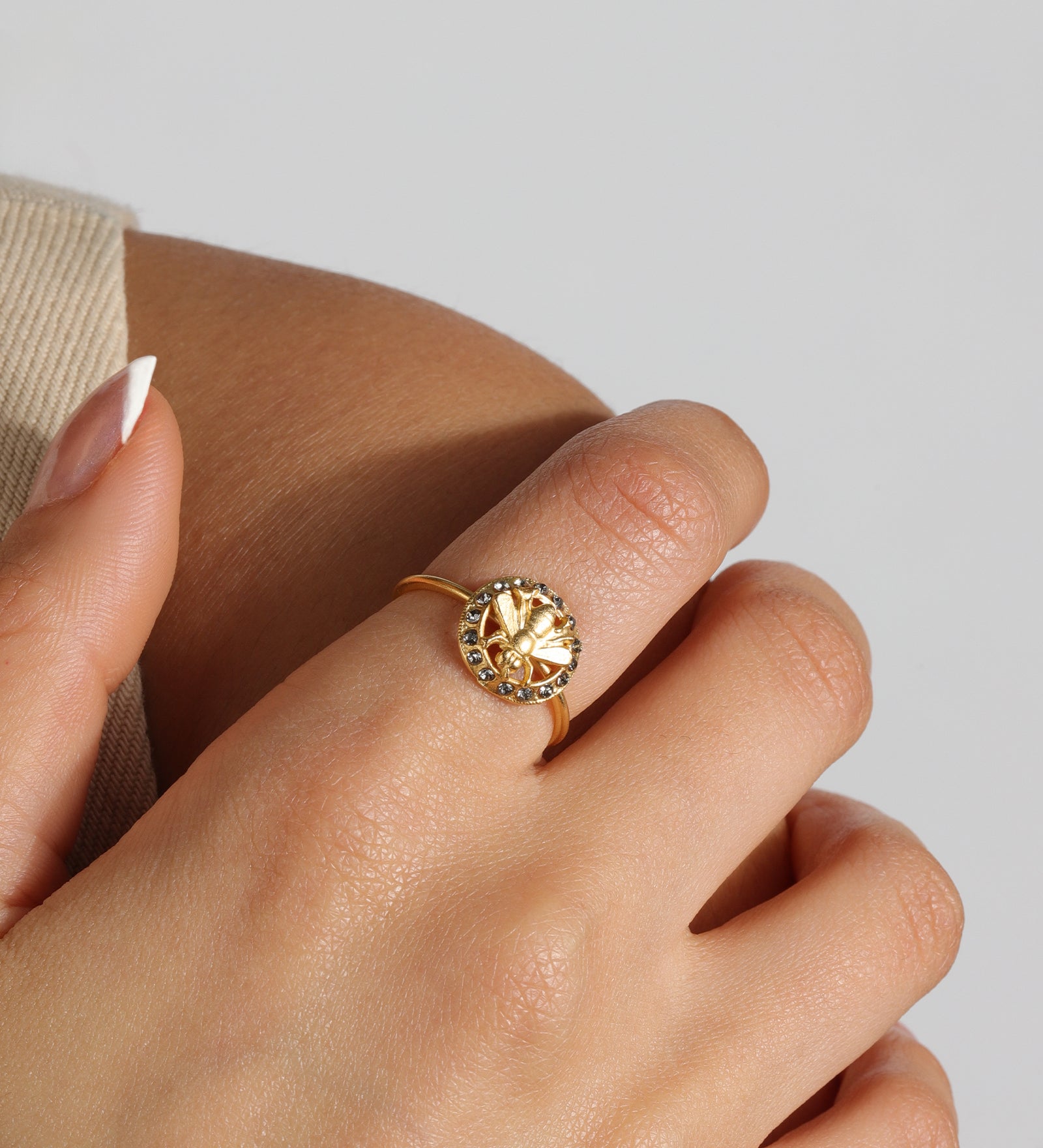 La Vie Parisienne-Bee Pavé Halo Ring-Rings-Blue Ruby Jewellery-Vancouver Canada