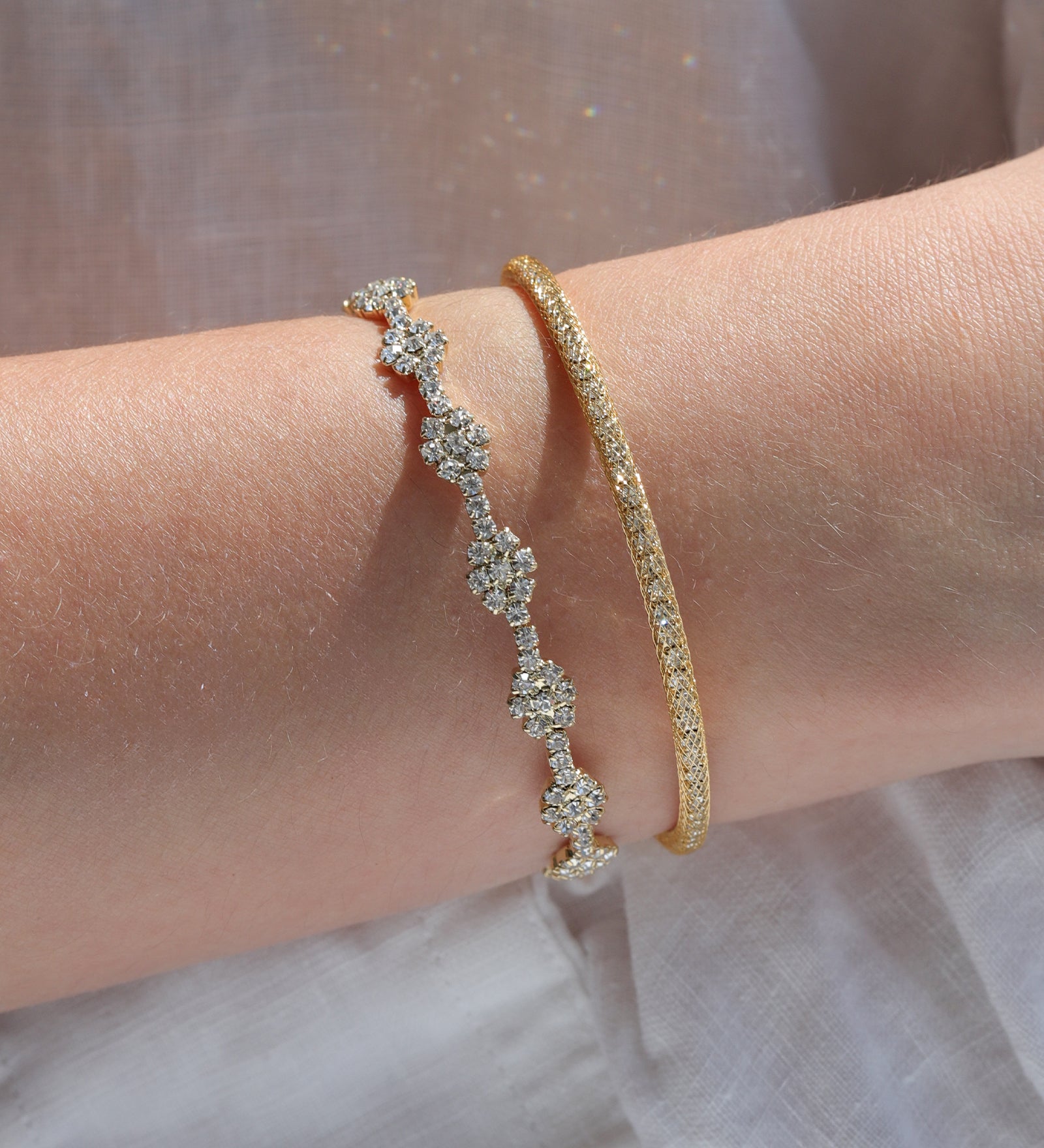 Mesh Round Crystal Cuff Gold Plated, White Crystal