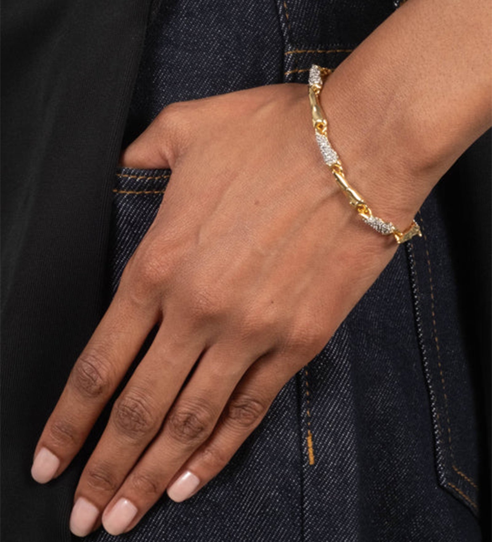 Solanales Crystal Linked Spear Bracelet 14k Gold Plated, Crystal