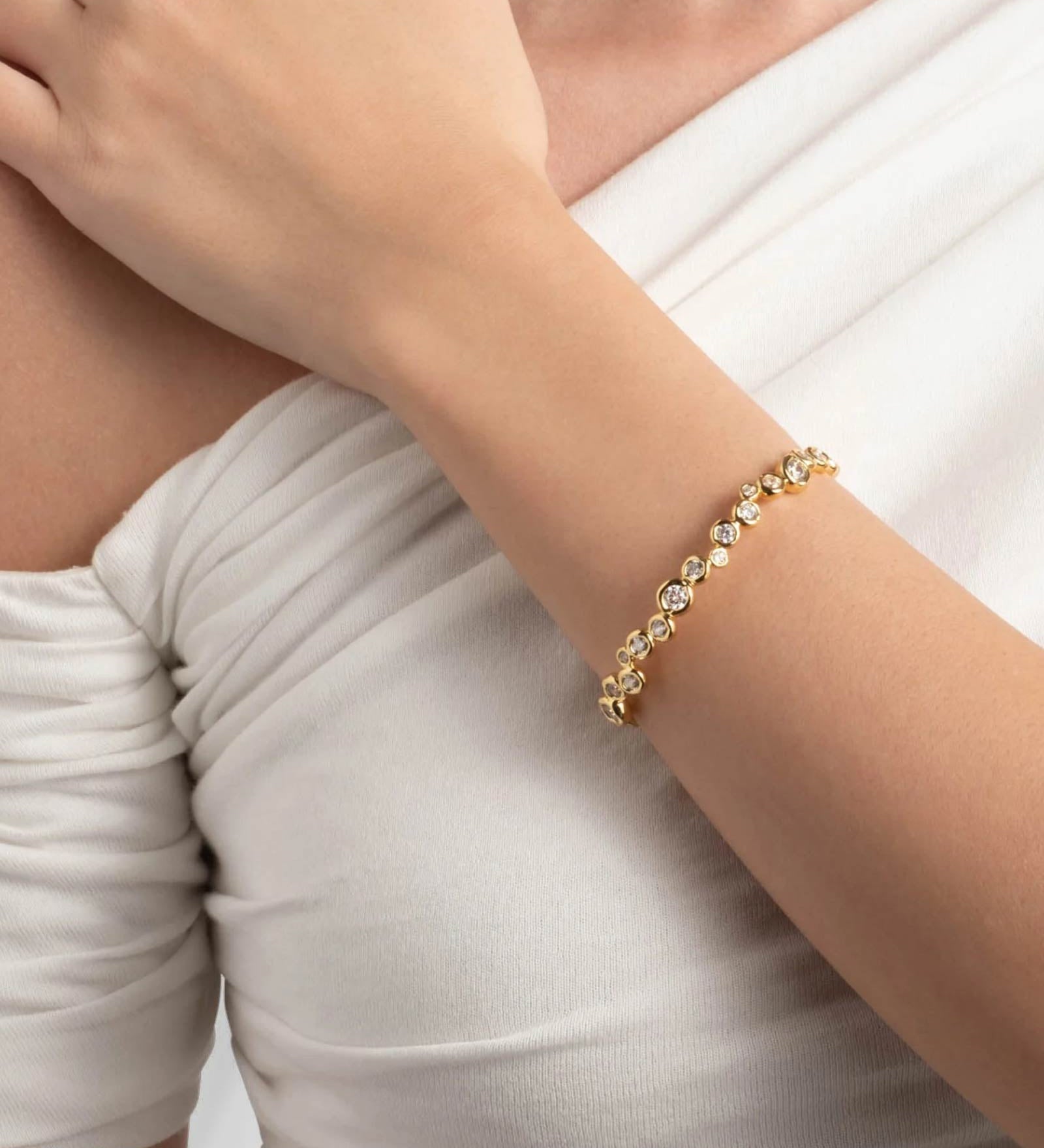 Asterales Gold CZ
Skinny Cuff 14k Gold Plated, Cubic Zirconia