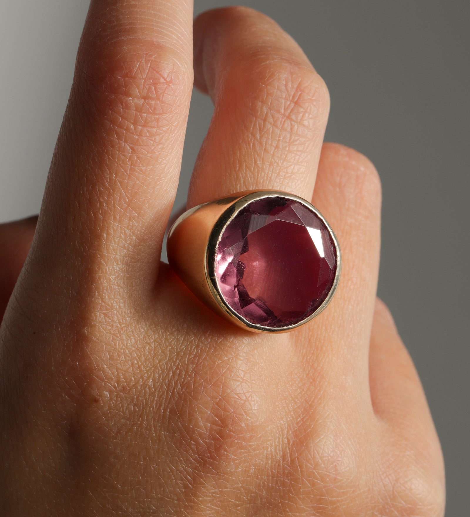 Atelier Mon-Round Stone Ring-Rings-Blue Ruby Jewellery-Vancouver Canada