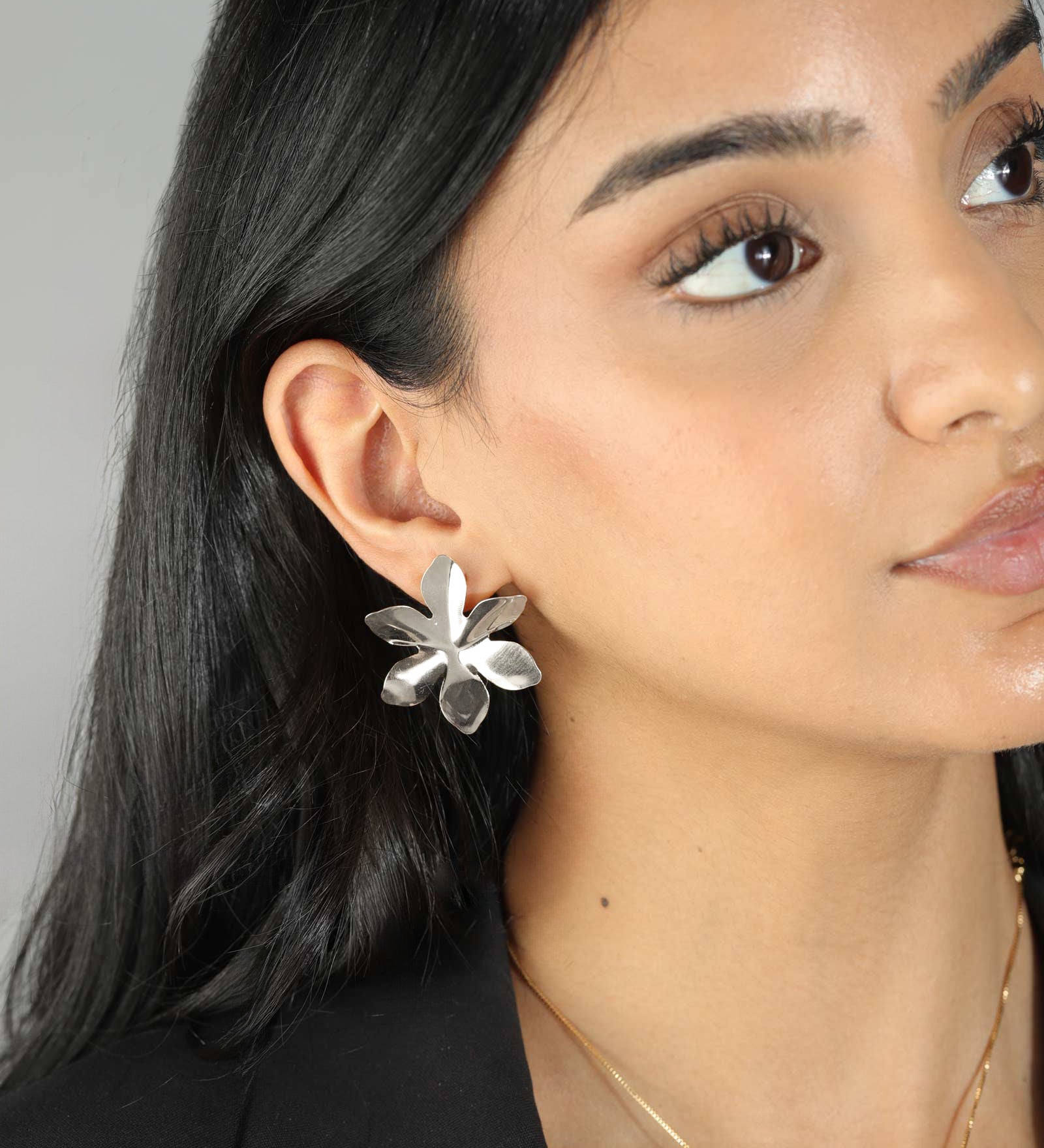 6 Petal Wavy Flower Studs Rhodium Plated