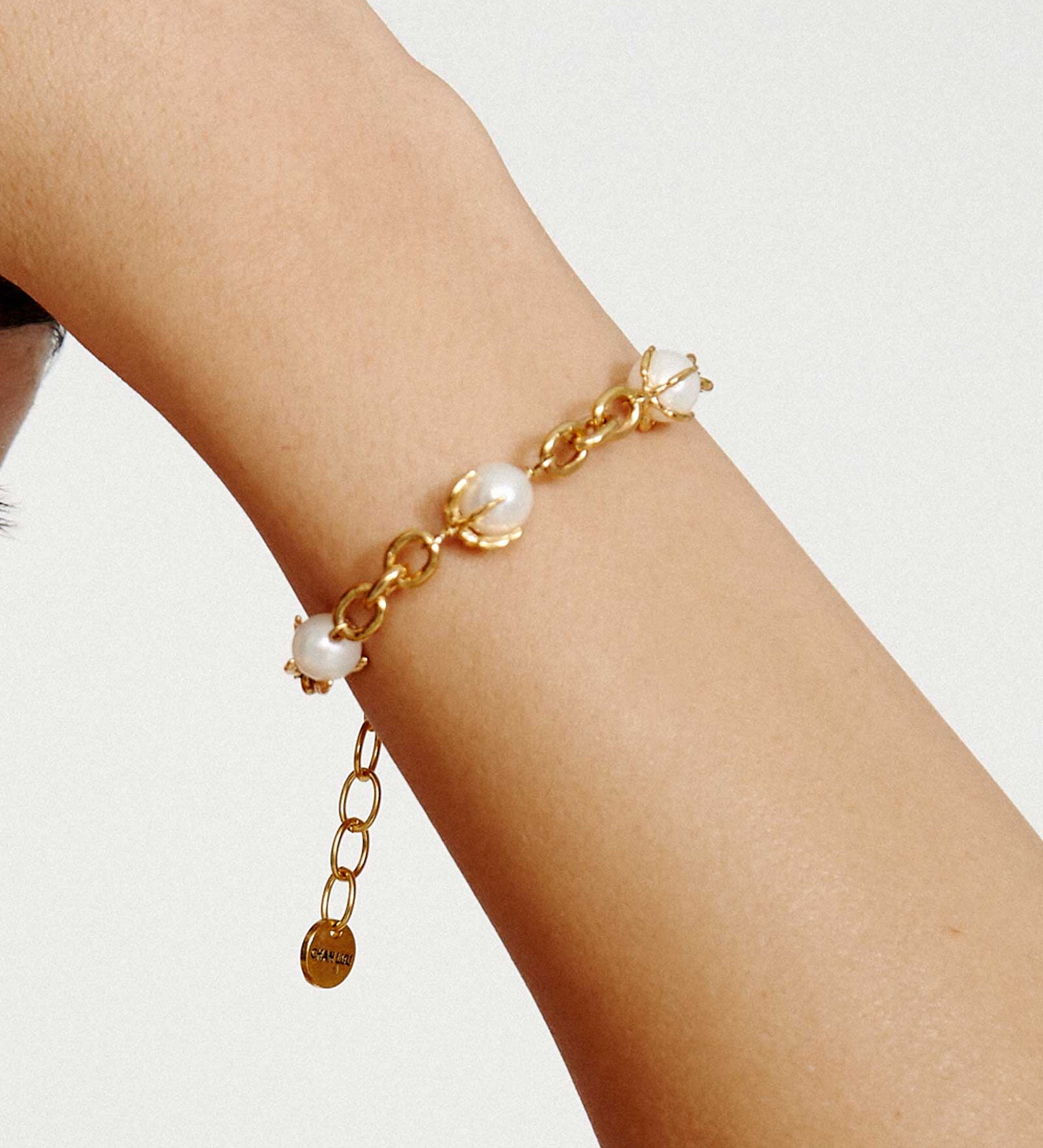 5 Claw Pearl Link Bracelet 18k Gold Plated, White Pearl