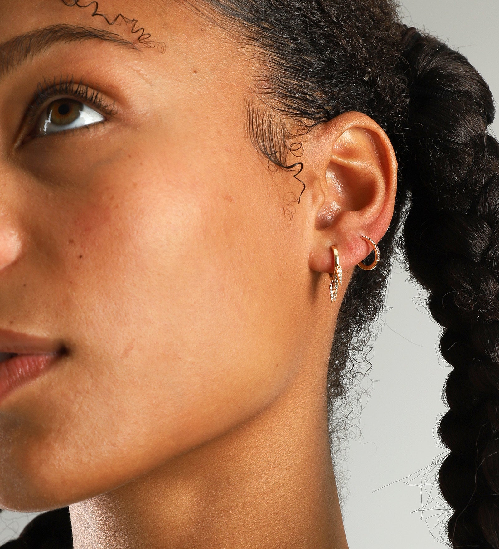 Oval Amethyst Huggies | 12mm 14k Yellow Gold, Amethyst