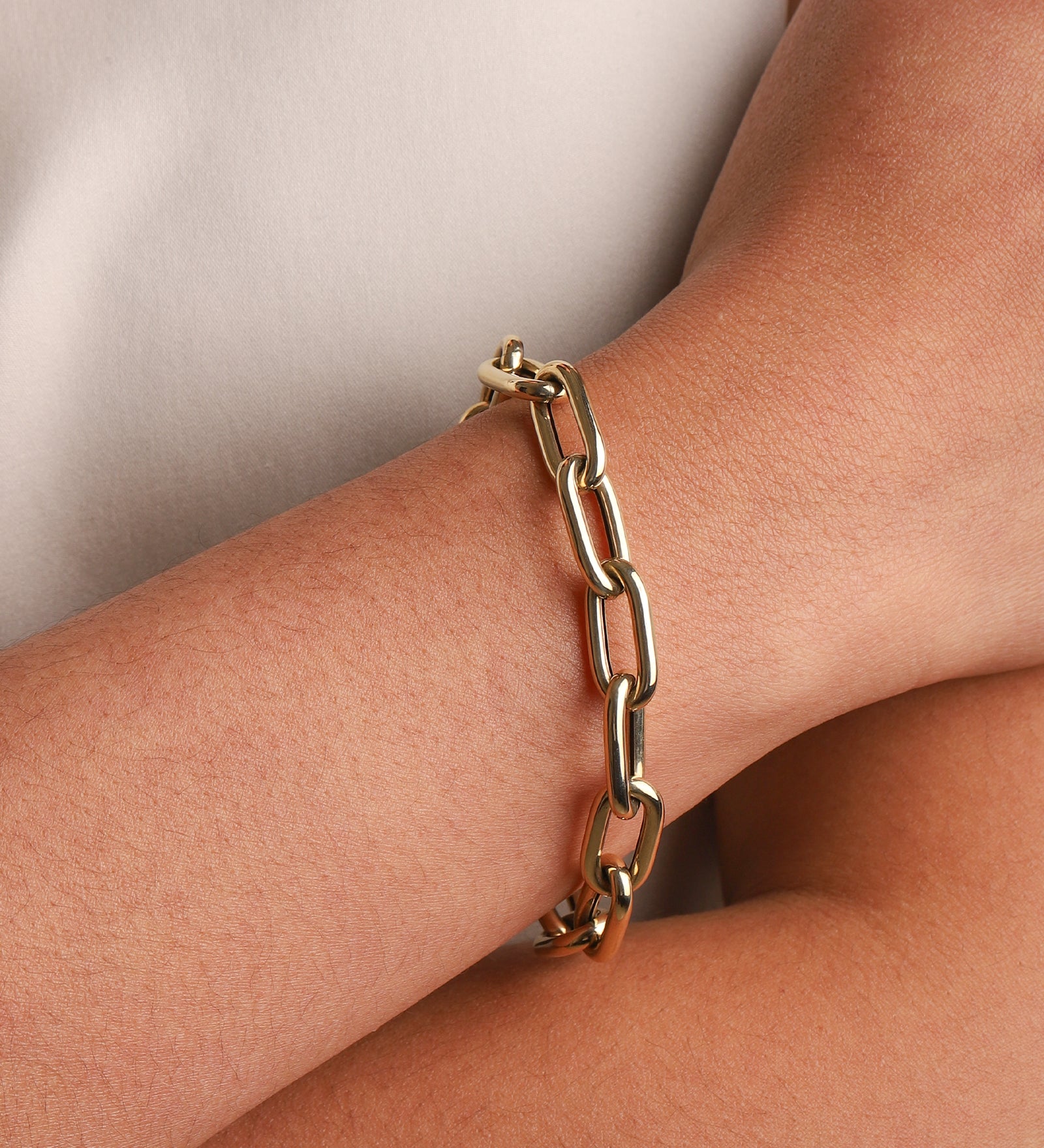 Goldhive-Medium Oval Link Bracelet-Bracelets-Blue Ruby Jewellery-Vancouver Canada
