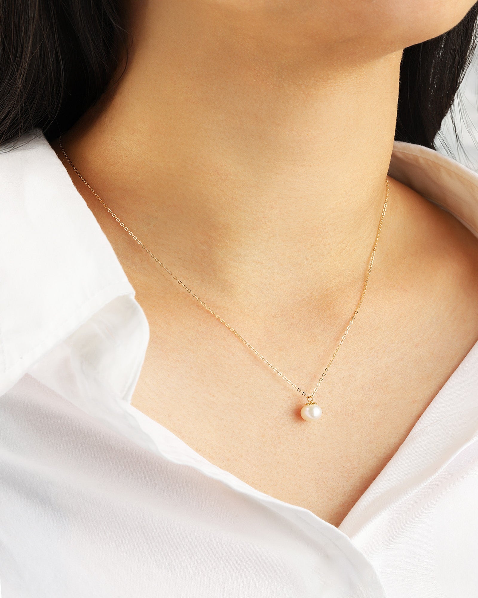 Goldhive-Round White Pearl Pendant Necklace-Necklaces-Blue Ruby Jewellery-Vancouver Canada