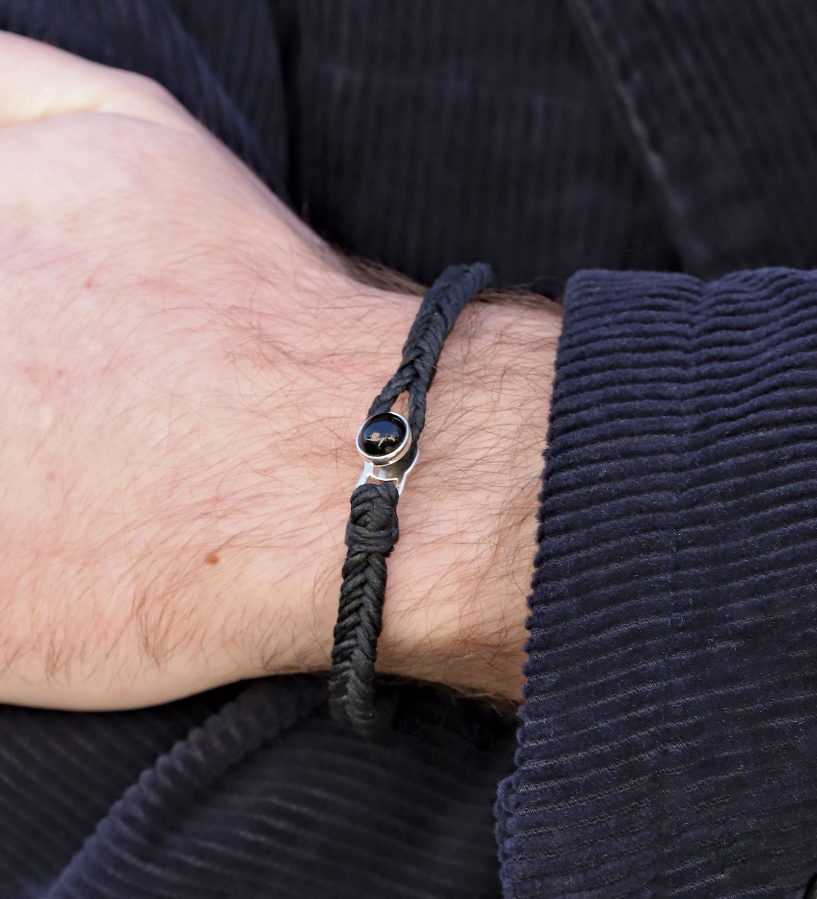 Classic Fishtail Button Bracelet Sterling Silver, Black Nylon, Onyx / 8