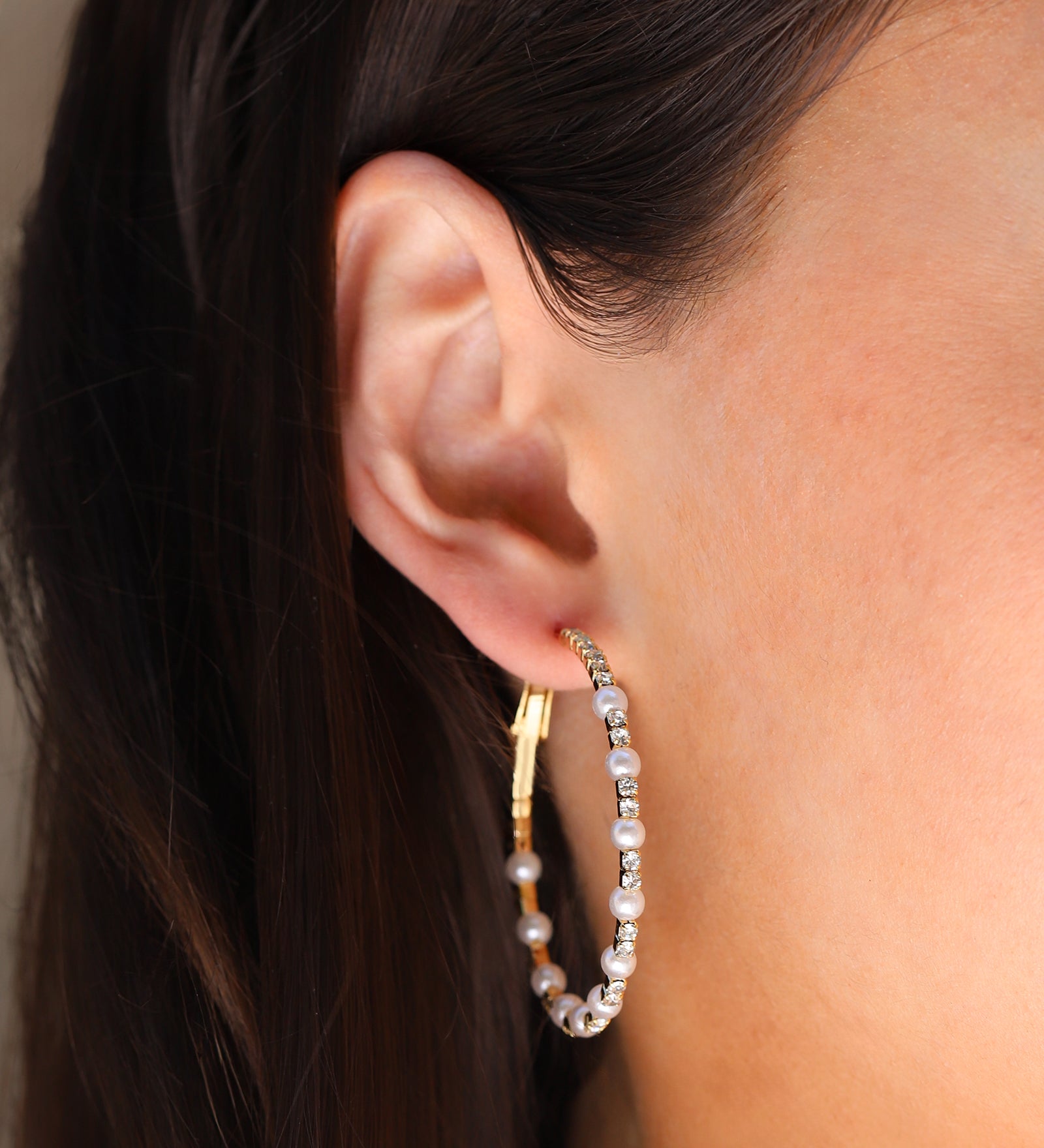 Mixed Pearl Crystal Hoops Gold Plated, White Crystal, White Pearl