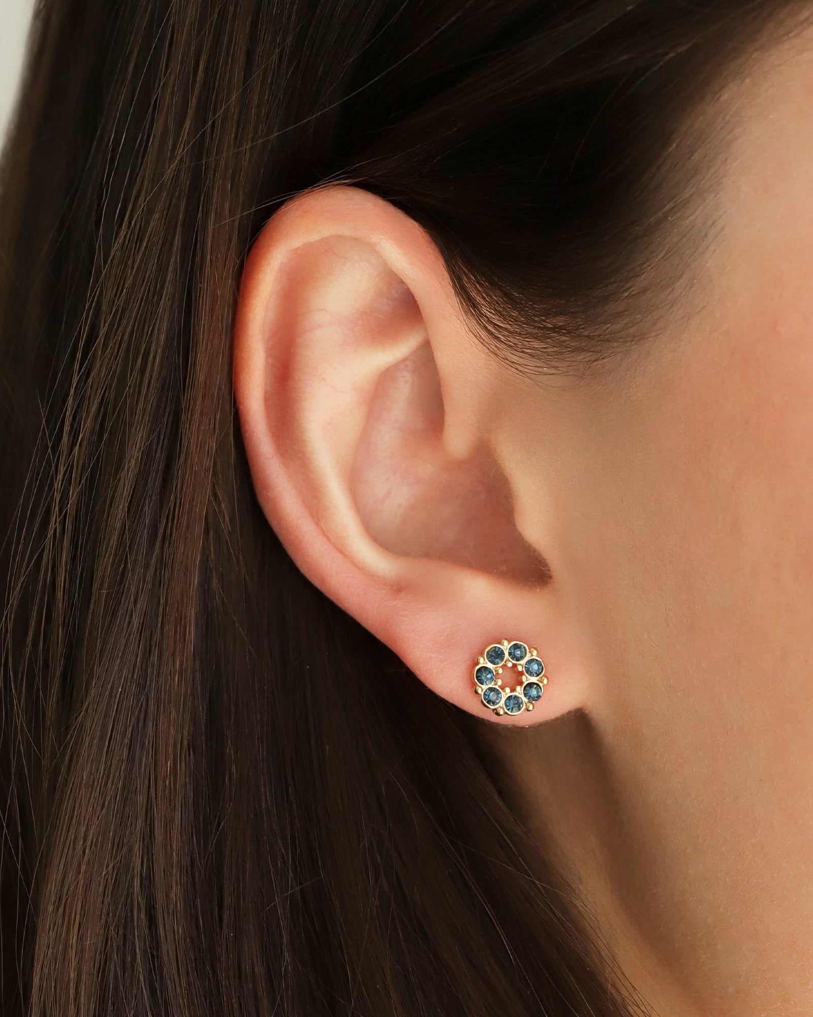 Circle Crystal Studs Gold Plated, Montana Crystal