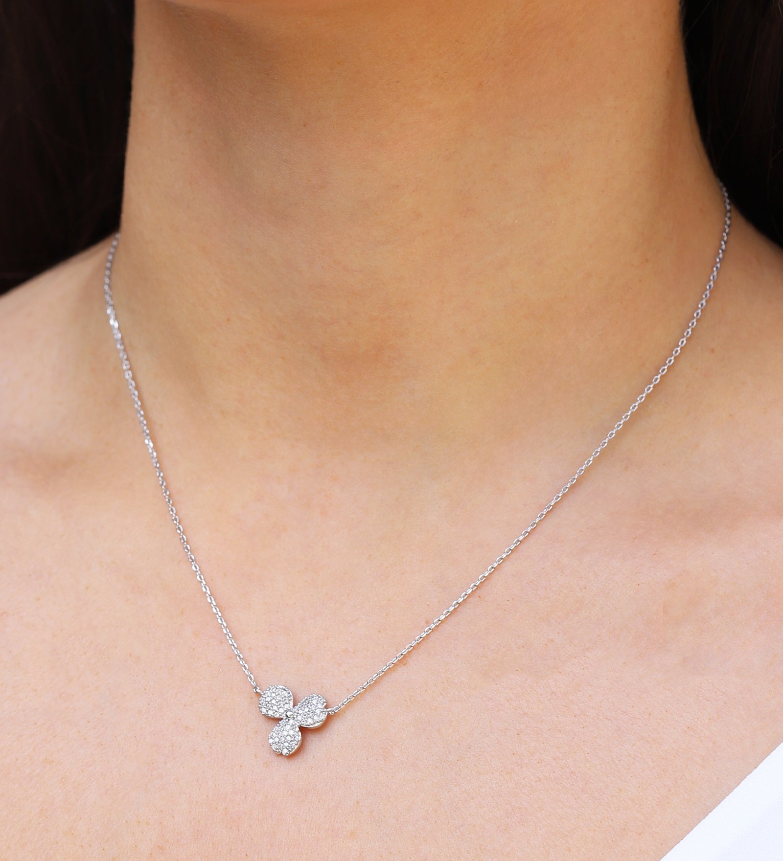 3 Petal Pavé Necklace Silver Plated, White Crystal