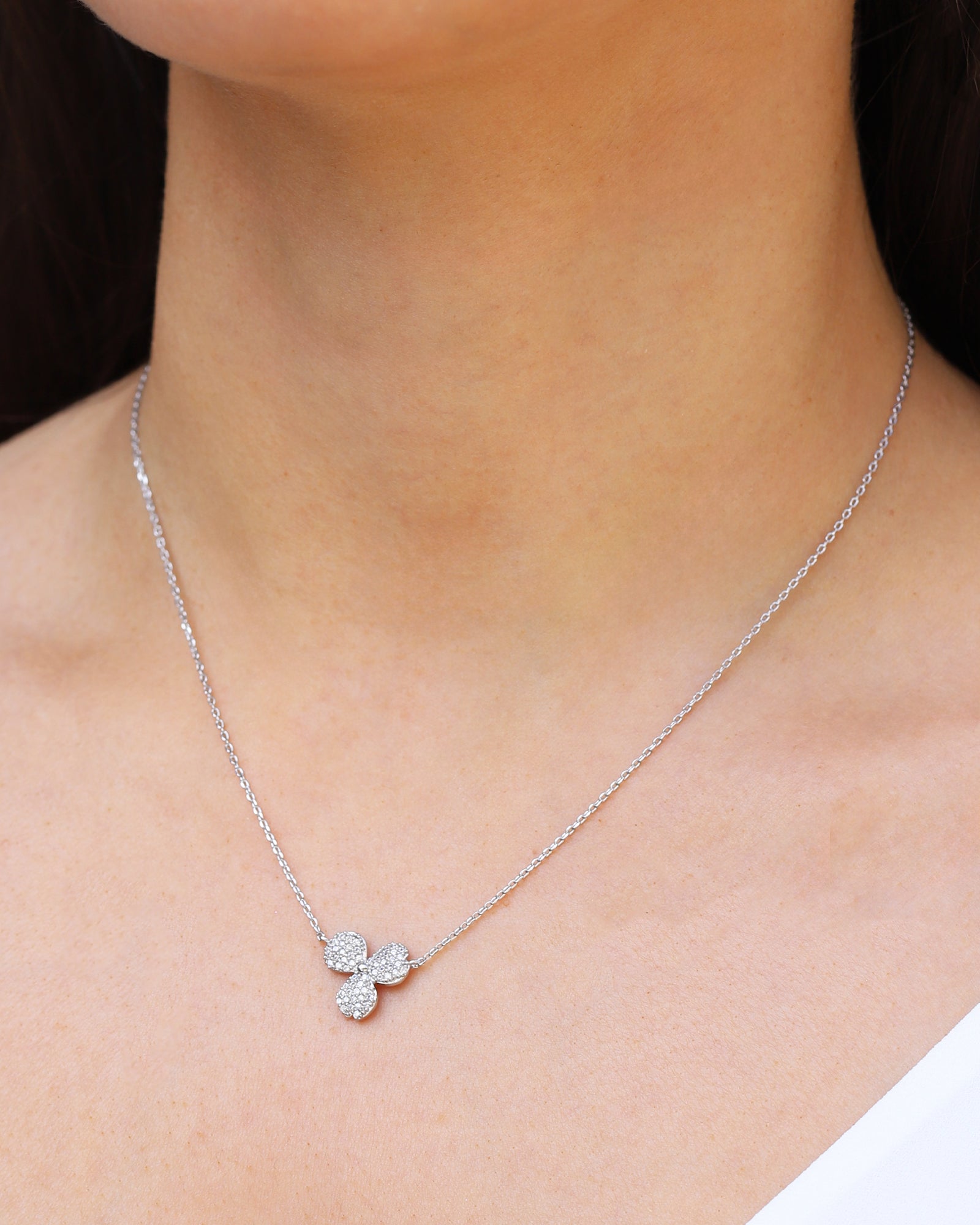 3 Petal Pavé Necklace Silver Plated, White Crystal