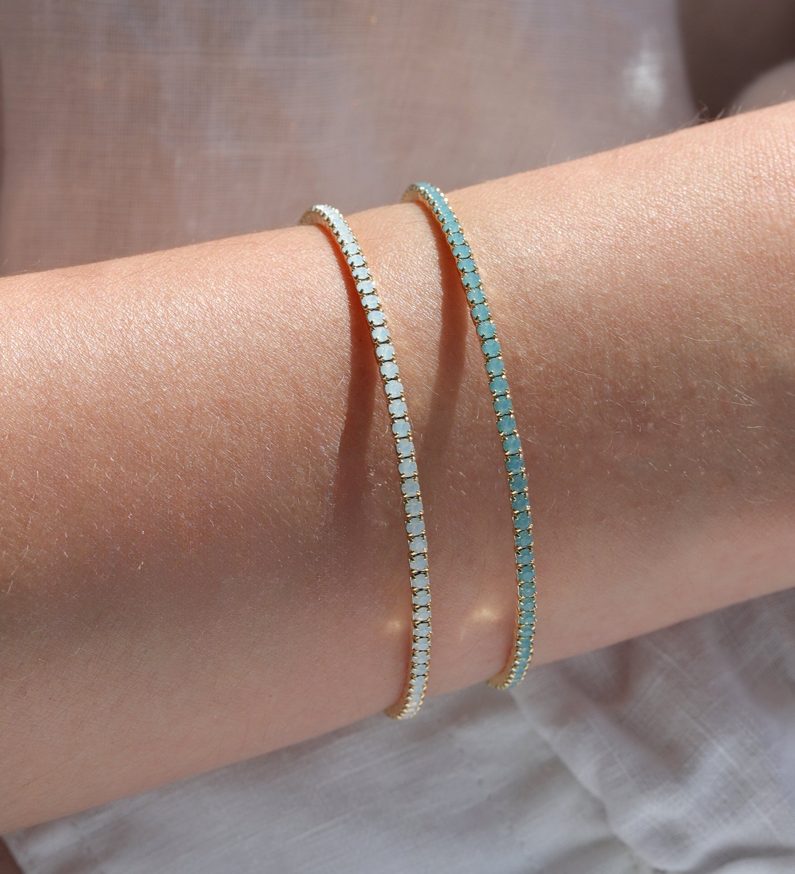 1 Coil Crystal Cuff Gold Plated, White Opal Crystal