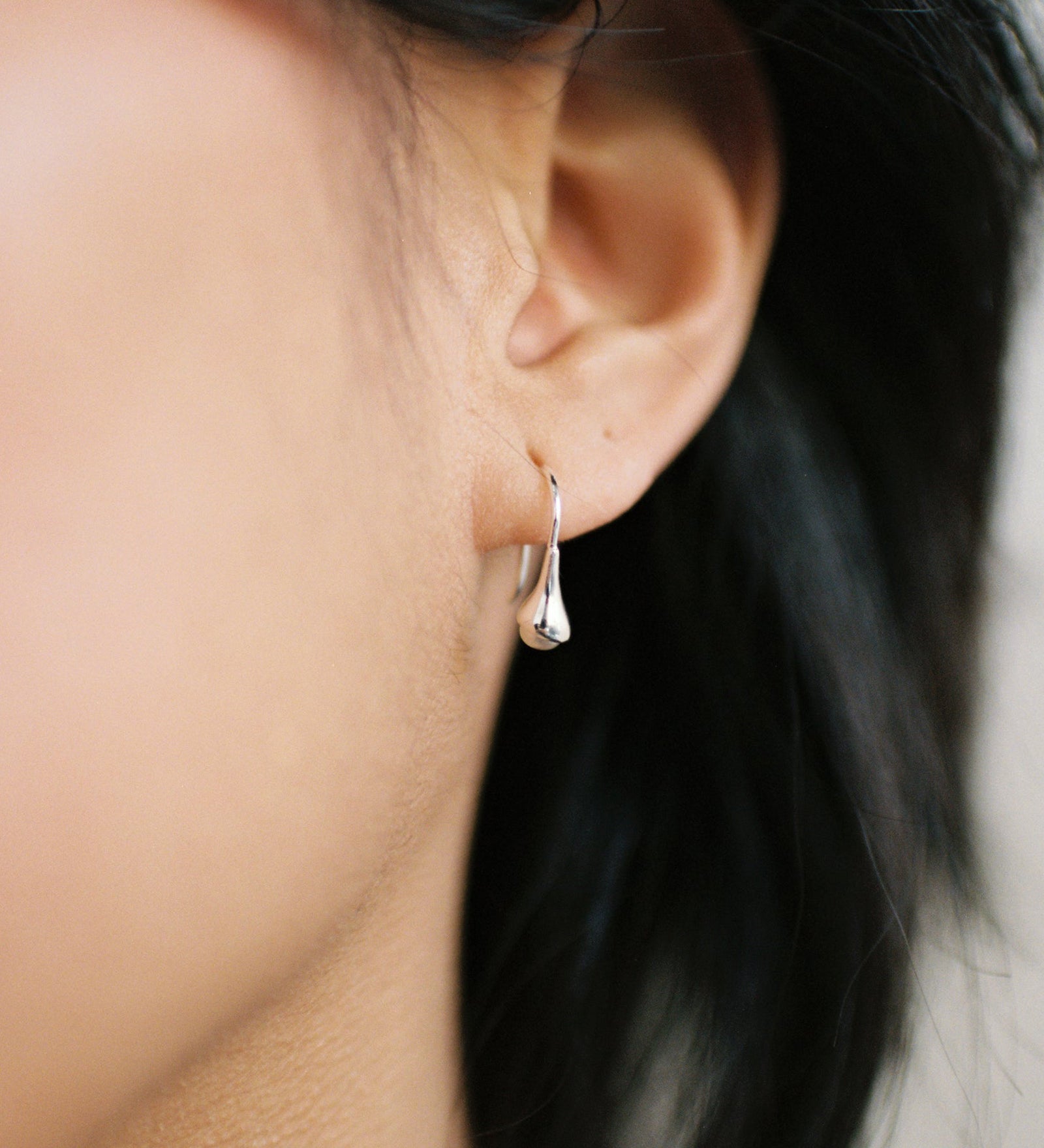 Small Anna Earrings Sterling Silver, White Pearl