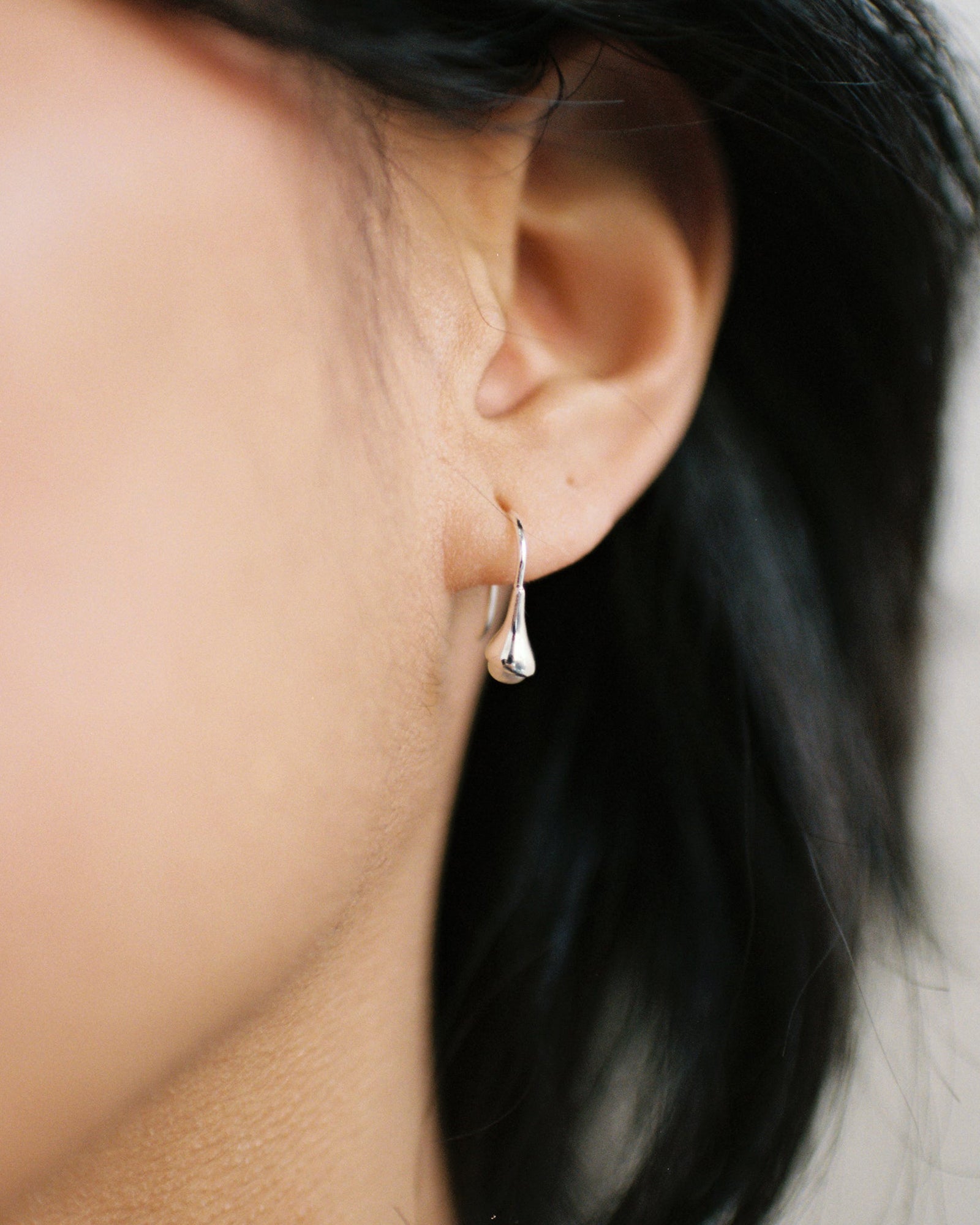 Small Anna Earrings Sterling Silver, White Pearl