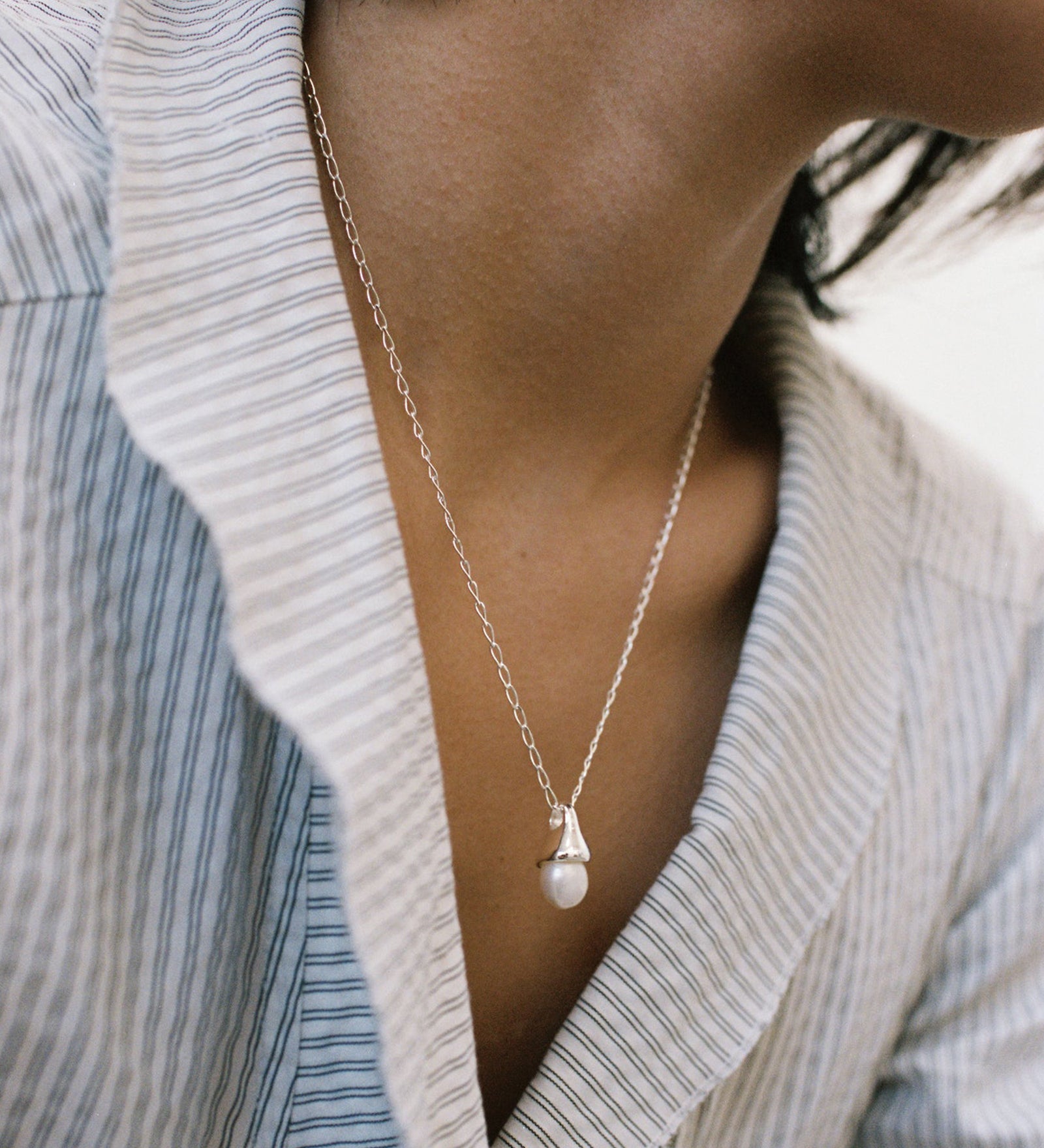 Anna Necklace | 18" Sterling Silver, White Pearl