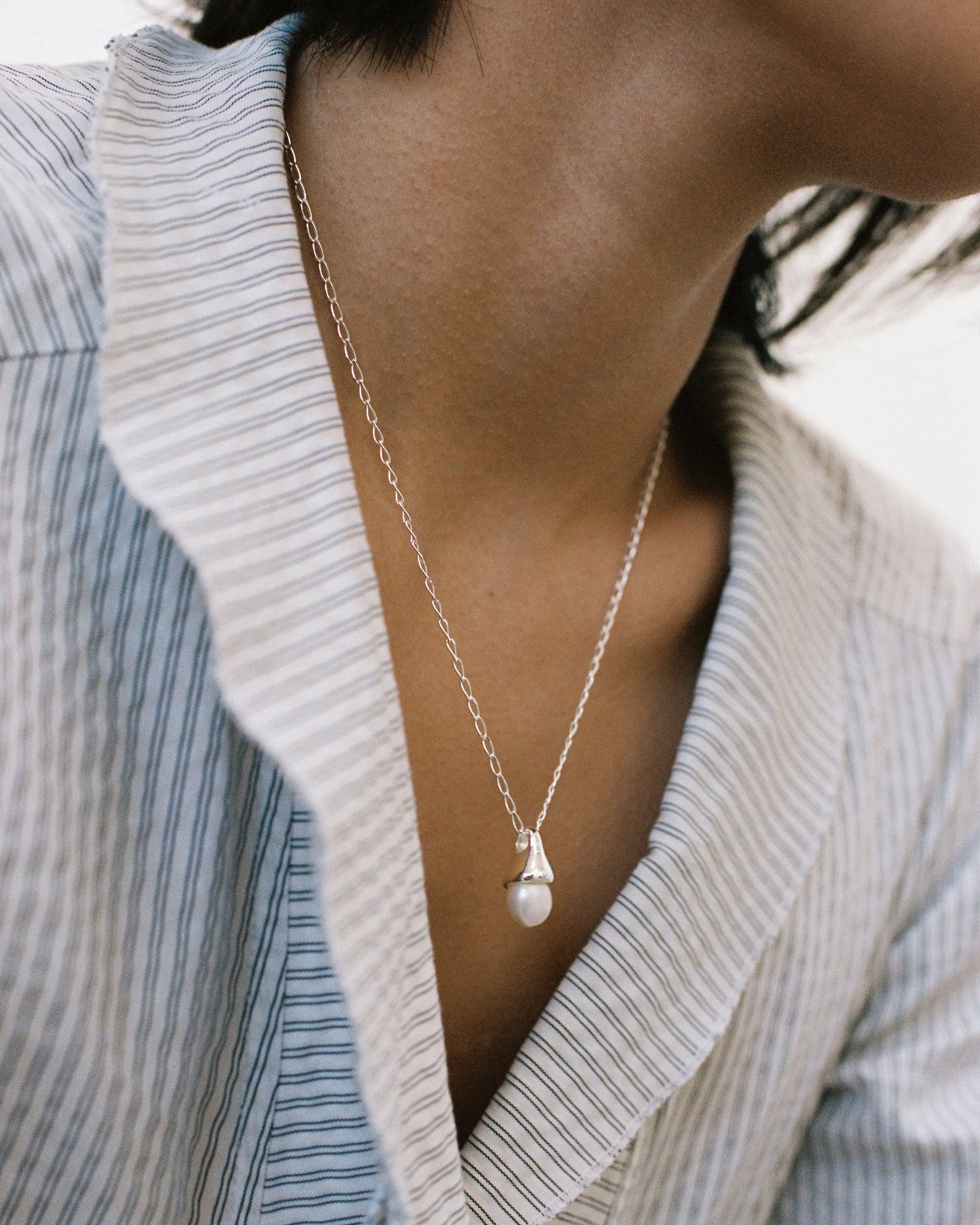 Anna Necklace | 18" Sterling Silver, White Pearl