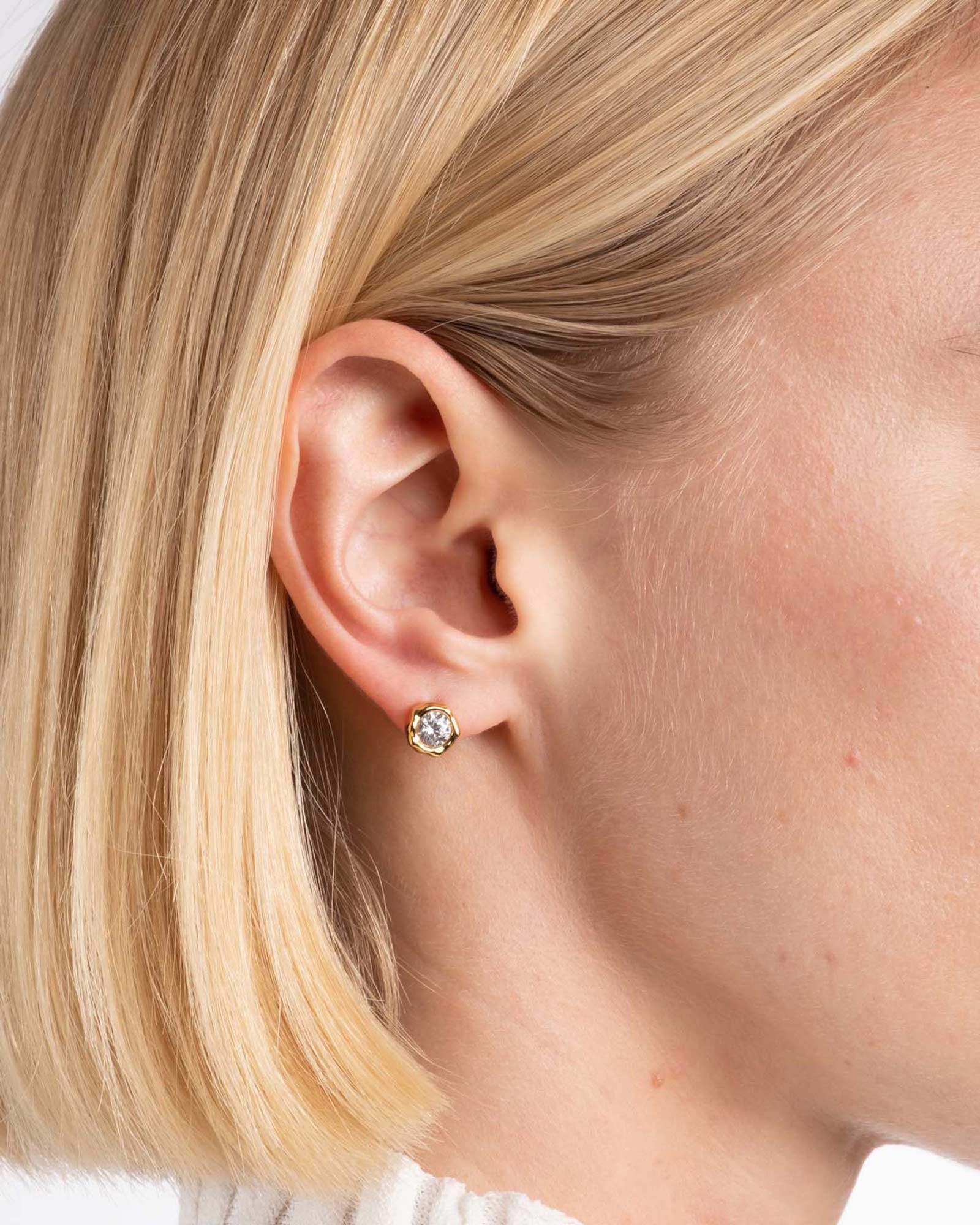 Asterales Molten Bezel Studs