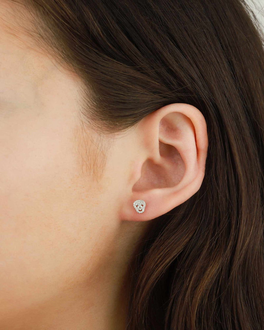 Skull hotsell earrings canada